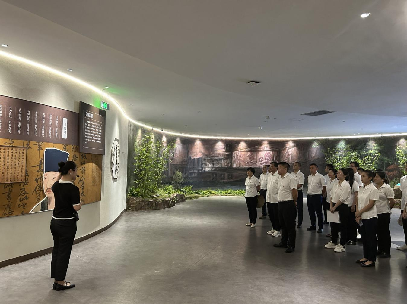 青神縣農(nóng)業(yè)發(fā)展投資有限責(zé)任公司 開展“弘揚(yáng)蘇母家風(fēng) 涵養(yǎng)家國(guó)情懷” 主題黨日活動(dòng)
